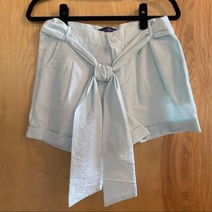 Seersucker shorts with a bow